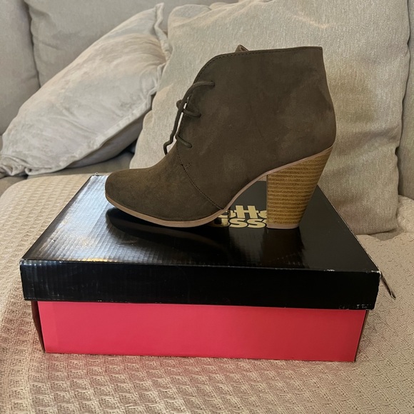 Booties - Picture 2 of 3